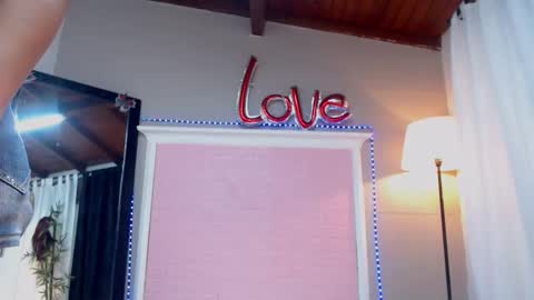 Snapshot of jessyzoe chatting on 8, 3, 2025 Jessy online show from 8, 3, 2025