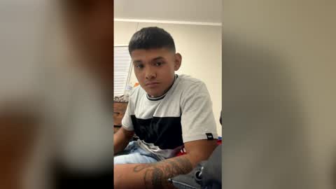 Snapshot of jesusluvs25 chatting on 17, 12, 2025 jesusluvs25 online show from 17, 12, 2025