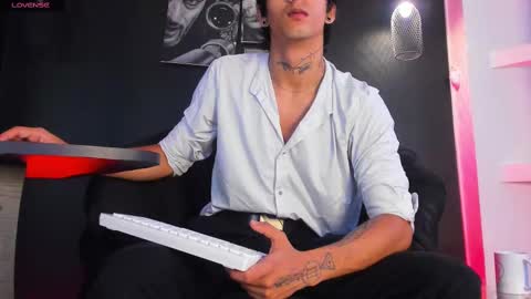 Snapshot of jett_savage chatting on 10, 9, 2025 jett_savage online show from 10, 9, 2025