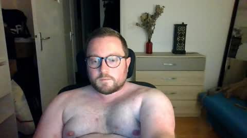 Snapshot of jeuneloup92 chatting on 13, 11, 2025 jeuneloup92 online show from 13, 11, 2025