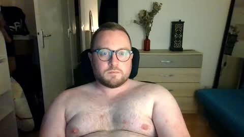 jeuneloup92 online show from 18, 11, 2025