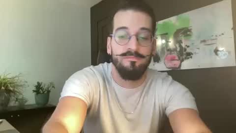 Snapshot of jeunemek00779042 chatting on 14, 10, 2025 JEUNEMEK007 online show from 14, 10, 2025