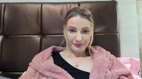 Jewel  no nude  online show from 20, 1, 2025