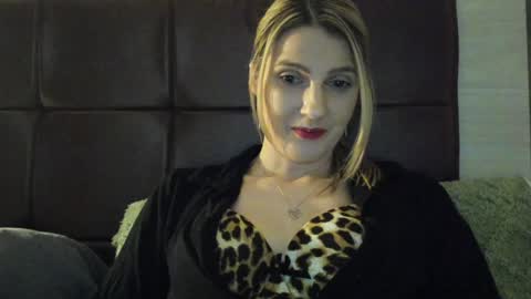 Jewel  no nude  online show from 23, 1, 2025