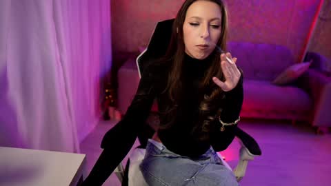 Snapshot of jeyssy69 chatting on 1, 2, 2025 Jeyssy also Andra online show from 1, 2, 2025