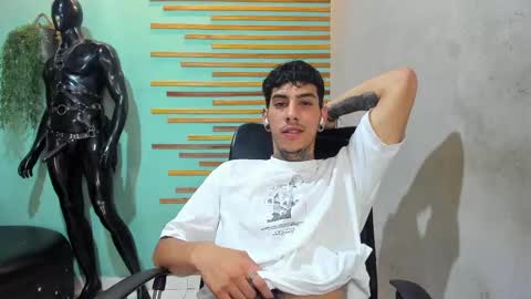 Snapshot of jharol_cardona chatting on 8, 3, 2025 Jharol  online show from 8, 3, 2025
