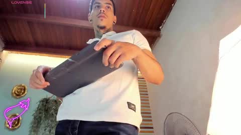 Snapshot of jharol_cardona chatting on 12, 10, 2025 Jharol  online show from 12, 10, 2025