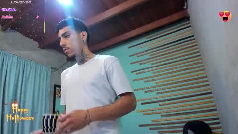 Snapshot of jharol_cardona chatting on 18, 10, 2025 Jharol  online show from 18, 10, 2025