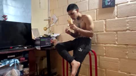 Snapshot of jharol_cardona chatting on 1, 3, 2026 Jharol online show from 1, 3, 2026