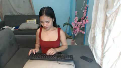 jhen214 online show from 10, 3, 2025