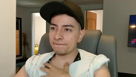 Snapshot of jhoan_saenz chatting on 23, 9, 2025 Jhoan Saenz online show from 23, 9, 2025