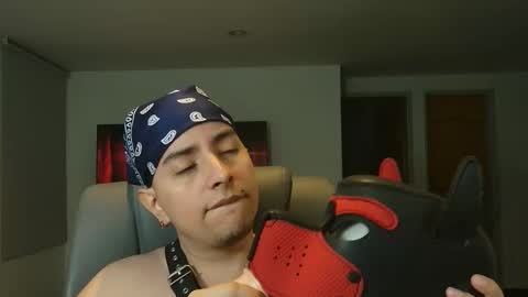 Snapshot of jhoan_saenz chatting on 16, 10, 2025 Jhoan Saenz online show from 16, 10, 2025