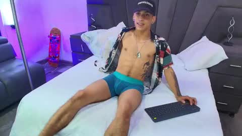 Snapshot of jhoanleandro chatting on 8, 2, 2025 jhoanleandro online show from 8, 2, 2025