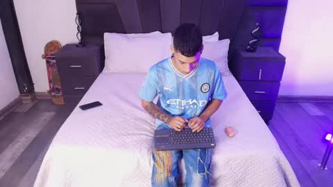 Snapshot of jhoanleandro chatting on 28, 2, 2025 jhoanleandro online show from 28, 2, 2025