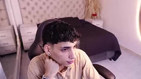 Snapshot of jhoanleandro chatting on 5, 7, 2026 jhoanleandro online show from 5, 7, 2026