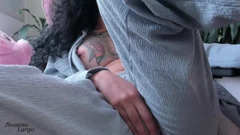 Snapshot of jhoanna_largo chatting on 6, 4, 2026 Jhoanna Largo online show from 6, 4, 2026