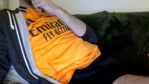 jhoemore96 online show from 4, 2, 2026