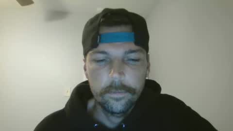 Snapshot of jholls chatting on 13, 9, 2025 jholls online show from 13, 9, 2025