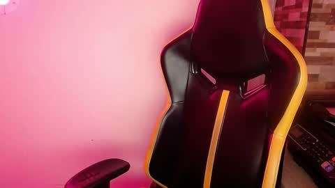 jhonatan_morales_s online show from 1, 11, 2025