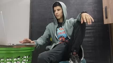 Snapshot of jhongrey2 chatting on 9, 12, 2024 jhon online show from 9, 12, 2024