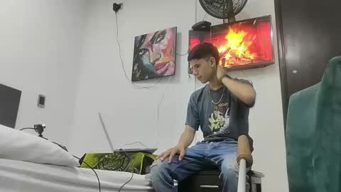 Snapshot of jhongrey2 chatting on 3, 1, 2025 jhon online show from 3, 1, 2025