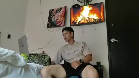 Snapshot of jhongrey2 chatting on 7, 1, 2025 jhon online show from 7, 1, 2025