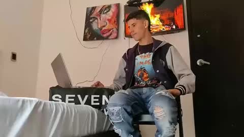 Snapshot of jhongrey2 chatting on 6, 2, 2025 jhon online show from 6, 2, 2025