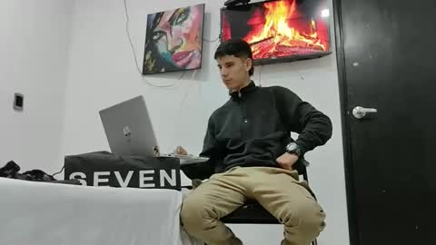 Snapshot of jhongrey2 chatting on 24, 2, 2025 jhon online show from 24, 2, 2025