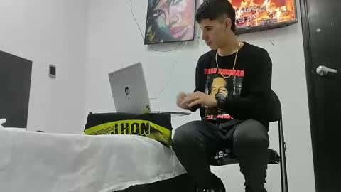 Snapshot of jhongrey2 chatting on 12, 3, 2025 jhon online show from 12, 3, 2025
