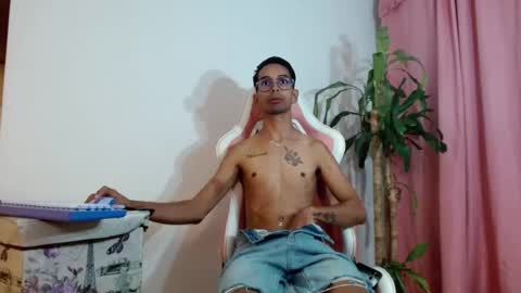 jhonsonvlatino online show from 11, 7, 2026