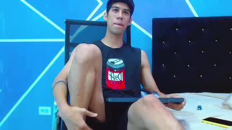 Snapshot of jhony_sex3 chatting on 8, 3, 2025 jhony_sex3 online show from 8, 3, 2025