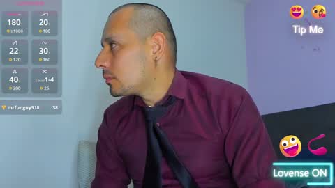 Jhony Alzate online show from 5, 12, 2024