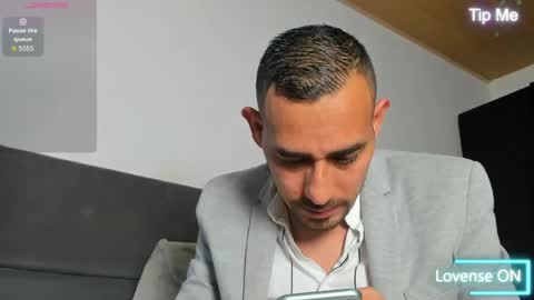 Jhony Alzate online show from 25, 5, 2026