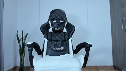 Snapshot of jhors_silv chatting on 13, 9, 2025 Jhors online show from 13, 9, 2025