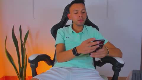 Snapshot of jhors_silv chatting on 19, 10, 2025 Jhors online show from 19, 10, 2025