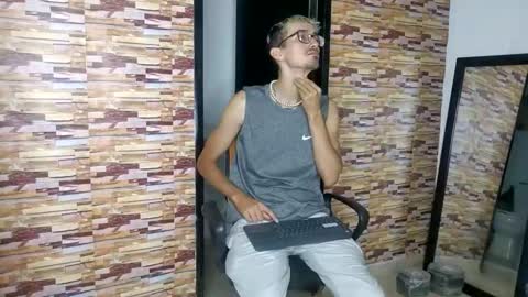 Snapshot of jhosuamoore chatting on 6, 11, 2025 Jhosuamoore online show from 6, 11, 2025