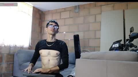 jhosuamoore2 online show from 27, 4, 2026