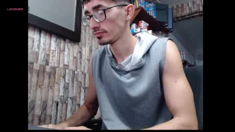 jhosuamoore2 online show from 7, 5, 2026