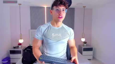 jhoumod_21 online show from 14, 12, 2025