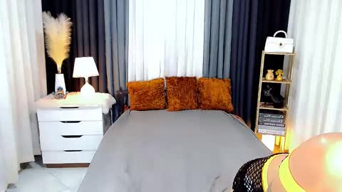 Snapshot of jhuliana_and_charles_room chatting on 21, 2, 2025 jhuliana_and_charles_room online show from 21, 2, 2025