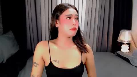 Snapshot of jhuliana_and_charles_room chatting on 26, 10, 2025 jhuliana_and_charles_room online show from 26, 10, 2025