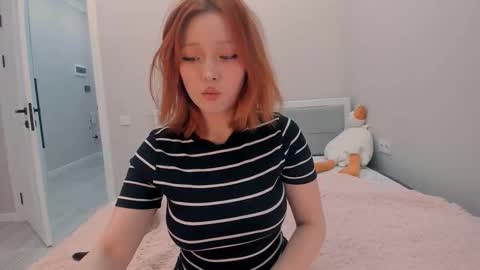 Snapshot of ji_yon_1 chatting on 19, 10, 2025 yuna online show from 19, 10, 2025