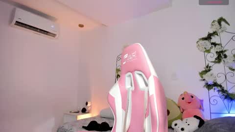 Snapshot of jiggly_ chatting on 15, 9, 2025 Jiggly online show from 15, 9, 2025