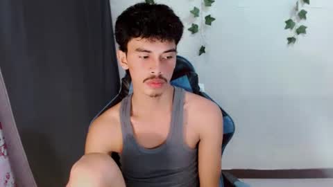 Snapshot of jim_cumxx chatting on 10, 10, 2025 JIMBOY online show from 10, 10, 2025