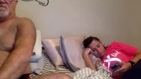 Snapshot of jimandtiff chatting on 28, 10, 2025 JimandTiff online show from 28, 10, 2025