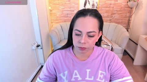Snapshot of jimena_b chatting on 19, 12, 2024 jimena online show from 19, 12, 2024