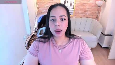 Snapshot of jimena_b chatting on 12, 2, 2025 jimena online show from 12, 2, 2025