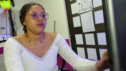 Snapshot of jimena_bell chatting on 23, 9, 2025 Jimena online show from 23, 9, 2025