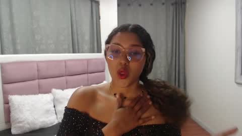 Snapshot of jimena_bell chatting on 14, 10, 2025 Jimena online show from 14, 10, 2025