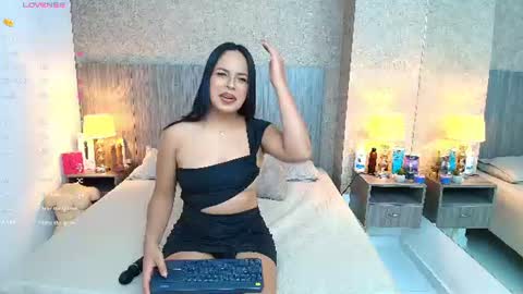 Jimena Salazar online show from 18, 6, 2026